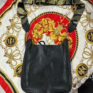 Elegant Black Leather Messenger Bag